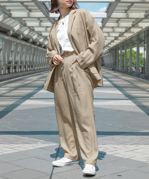 PairPair(ペアペア)の「チェックゆるテーパードパンツ/セットアップ対応(ユニセックス)(その他パンツ・レディース・ベージュ/キャメル・MEDIUM/LARGE)」の4枚目の写真