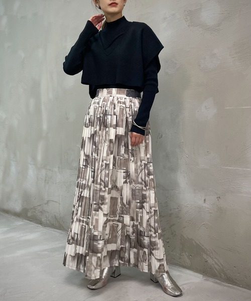 &g'aime（アンジェム）の「【&g’aime】ショートベストレイヤードニット（ニット/セーター・レディース・グレイッシュベージュ/ブラウン/ブラック/チャコールグレー・FREE）」の6枚目の写真