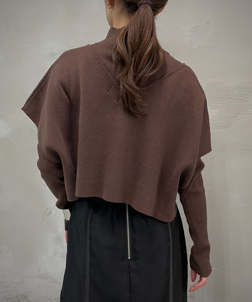 &g'aime（アンジェム）の「【&g’aime】ショートベストレイヤードニット（ニット/セーター・レディース・グレイッシュベージュ/ブラウン/ブラック/チャコールグレー・FREE）」の8枚目の写真