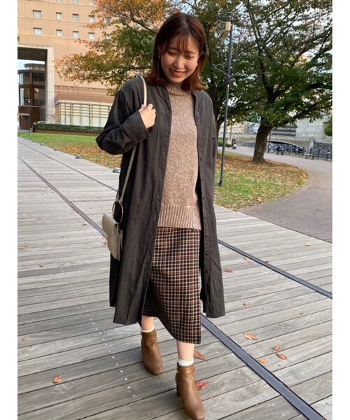 SHOO・LA・RUE（シューラルー）の「◆【S-3L】コーデュロイシャツワンピース（ワンピース・レディース・ダークブラウン/パープル系/サンドベージュ/オフホワイト/オリーブ/チャコールグレー・01/02/03/04/05）」の7枚目の写真