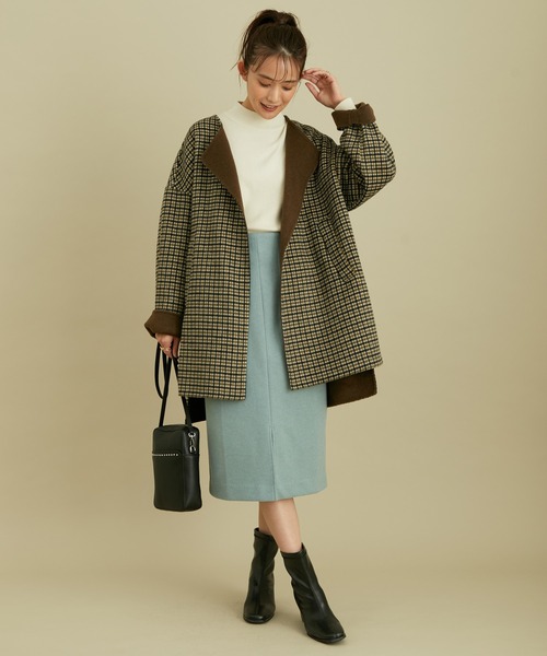VIS(ビス)の「【リバー仕立て】ハーフ丈ノーカラーゆるコート(チェスターコート・レディース・ブラック/ベージュ系その他/ベージュ系その他2・M/S)」の15枚目の写真