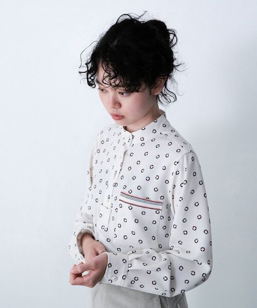 LA MARINE FRANCAISE(マリン フランセーズ)の「Floatのスタンドシャツ(シャツ/ブラウス・レディース・ネイビー/オフホワイト・F)」の9枚目の写真