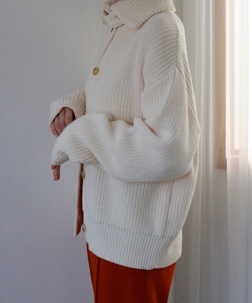 CIENA(シエナ)の「衿付きニットカーディガン(カーディガン/ボレロ・レディース・ブラック/ベージュ/オフホワイト・FREE)」の7枚目の写真