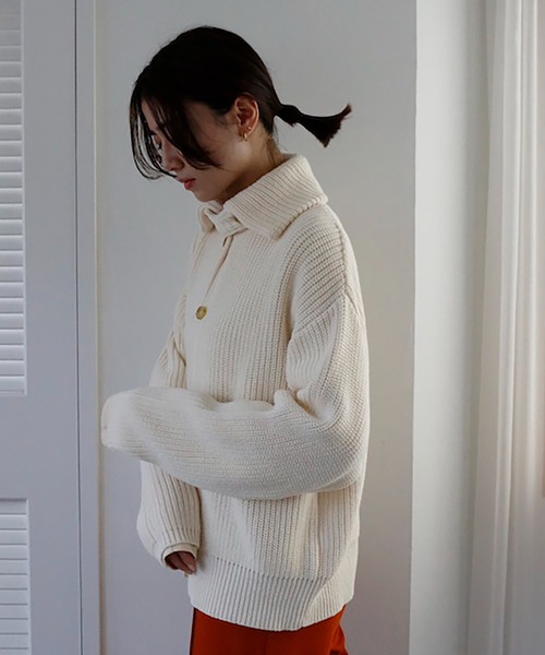 CIENA(シエナ)の「衿付きニットカーディガン(カーディガン/ボレロ・レディース・ブラック/ベージュ/オフホワイト・FREE)」の4枚目の写真