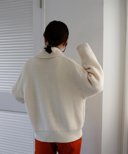 CIENA(シエナ)の「衿付きニットカーディガン(カーディガン/ボレロ・レディース・ブラック/ベージュ/オフホワイト・FREE)」の9枚目の写真