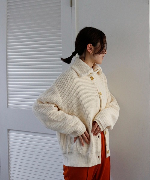 CIENA(シエナ)の「衿付きニットカーディガン(カーディガン/ボレロ・レディース・ブラック/ベージュ/オフホワイト・FREE)」の8枚目の写真