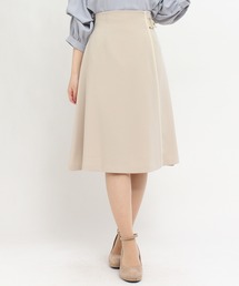 バックル付きラップフレアスカート