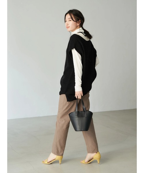 earth music&ecology(アースミュージックアンドエコロジー)の「タートルネックリブカットプルオーバー*(その他トップス・レディース・グレイッシュベージュ/オフホワイト/ブラック/ブルー・FREE)」の11枚目の写真