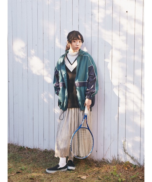 earth music&ecology(アースミュージックアンドエコロジー)の「タートルネックリブカットプルオーバー*(その他トップス・レディース・グレイッシュベージュ/オフホワイト/ブラック/ブルー・FREE)」の6枚目の写真