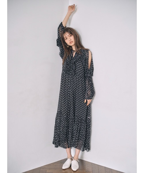 LILY BROWN（リリーブラウン）の「ワッシャーフリルワンピース（ワンピース・レディース・オフホワイト/ブルー/ブラック・FREE）」の17枚目の写真