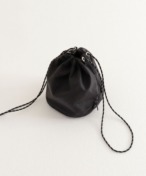 GLOSTER（グロスター）の「【GLOSTER/グロスター】コーデュラリップ 巾着ポーチ（ショルダーバッグ・メンズ・ブラック/ライトグレー・FREE）」の5枚目の写真