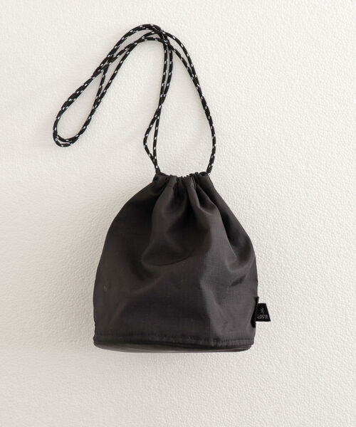 GLOSTER（グロスター）の「【GLOSTER/グロスター】コーデュラリップ 巾着ポーチ（ショルダーバッグ・メンズ・ブラック/ライトグレー・FREE）」の18枚目の写真