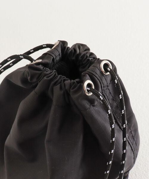 GLOSTER（グロスター）の「【GLOSTER/グロスター】コーデュラリップ 巾着ポーチ（ショルダーバッグ・メンズ・ブラック/ライトグレー・FREE）」の21枚目の写真