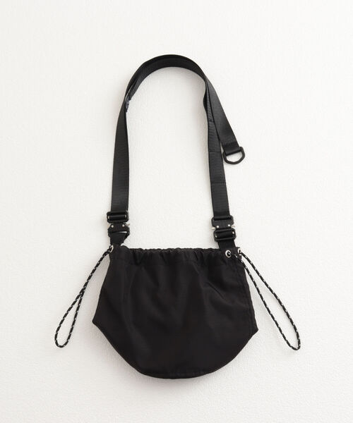 GLOSTER（グロスター）の「【GLOSTER/グロスター】コーデュラリップ 巾着ポーチ（ショルダーバッグ・メンズ・ブラック/ライトグレー・FREE）」の3枚目の写真