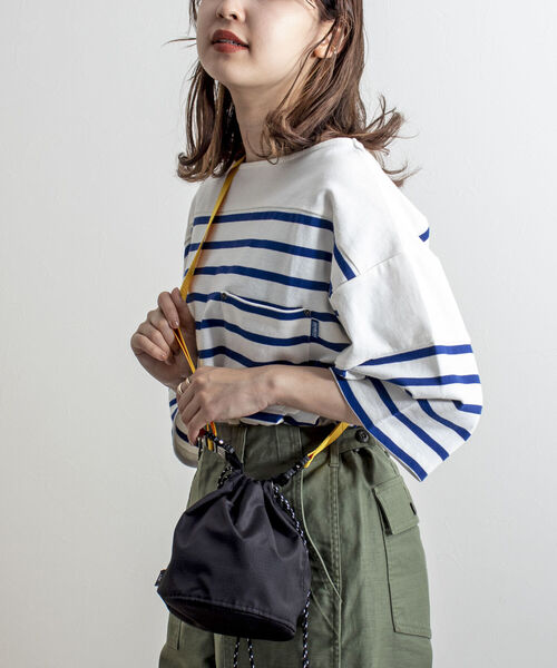 GLOSTER（グロスター）の「【GLOSTER/グロスター】コーデュラリップ 巾着ポーチ（ショルダーバッグ・メンズ・ブラック/ライトグレー・FREE）」の9枚目の写真