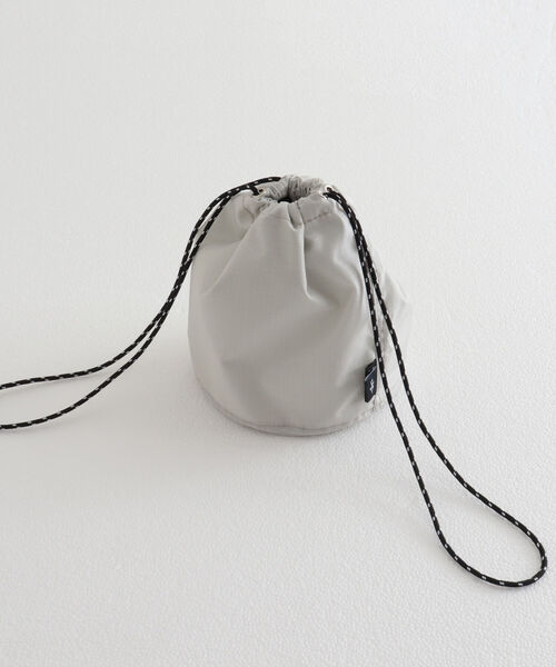 GLOSTER（グロスター）の「【GLOSTER/グロスター】コーデュラリップ 巾着ポーチ（ショルダーバッグ・メンズ・ブラック/ライトグレー・FREE）」の22枚目の写真