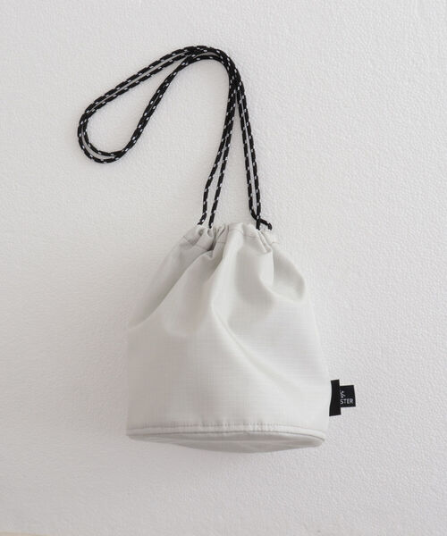 GLOSTER（グロスター）の「【GLOSTER/グロスター】コーデュラリップ 巾着ポーチ（ショルダーバッグ・メンズ・ブラック/ライトグレー・FREE）」の17枚目の写真