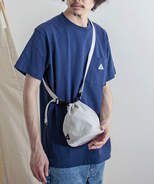 GLOSTER（グロスター）の「【GLOSTER/グロスター】コーデュラリップ 巾着ポーチ（ショルダーバッグ・メンズ・ブラック/ライトグレー・FREE）」の7枚目の写真