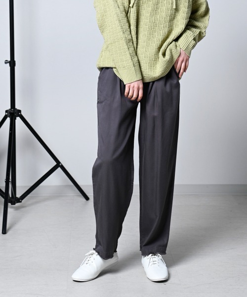 LUPILIEN(ルピリアン)の「【LUPILIEN】テンセルツイルタックパンツ(その他パンツ・レディース・チャコールグレー/オレンジ/ブルーグリーン/ライトベージュ・FREE)」の2枚目の写真