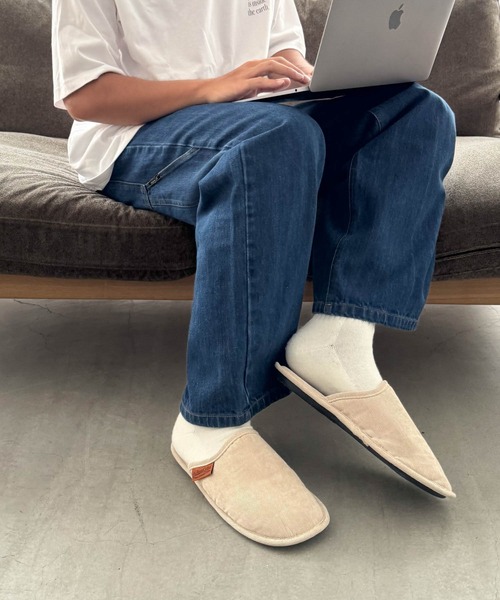 CANAL JEAN(キャナルジーン)の「DULTON CORDUROY SLIPPERS EV コーデュロイスリッパ(MEN)/T20-0224L(ルームシューズ/スリッパ・レディース・グリーン/ターコイズブルー/グレー/ベージュ/キャメル・ONE SIZE)」の1枚目の写真