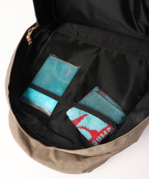 KRIFF MAYER（クリフメイヤー）の「KRIFF MAYER クリフメイヤー はっ水加工 ワッペン デイバッグ バックパック（バックパック/リュック・メンズ・チャコールグレー/ブラック/ベージュ・FREE）」の19枚目の写真