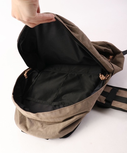 KRIFF MAYER（クリフメイヤー）の「KRIFF MAYER クリフメイヤー はっ水加工 ワッペン デイバッグ バックパック（バックパック/リュック・メンズ・チャコールグレー/ブラック/ベージュ・FREE）」の18枚目の写真