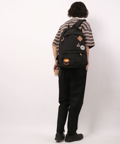 KRIFF MAYER（クリフメイヤー）の「KRIFF MAYER クリフメイヤー はっ水加工 ワッペン デイバッグ バックパック（バックパック/リュック・メンズ・チャコールグレー/ブラック/ベージュ・FREE）」の9枚目の写真