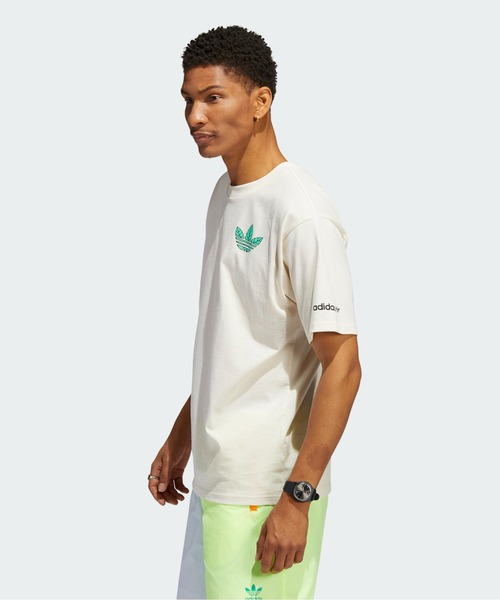adidas（アディダス）の「トレフォイル リーフ 半袖Tシャツ / アディダスオリジナルス（Tシャツ/カットソー・メンズ・オフホワイト・SMALL/MEDIUM/LARGE/X-LARGE/XX-LARGE/X-SMALL/XXX-LARGE）」の6枚目の写真