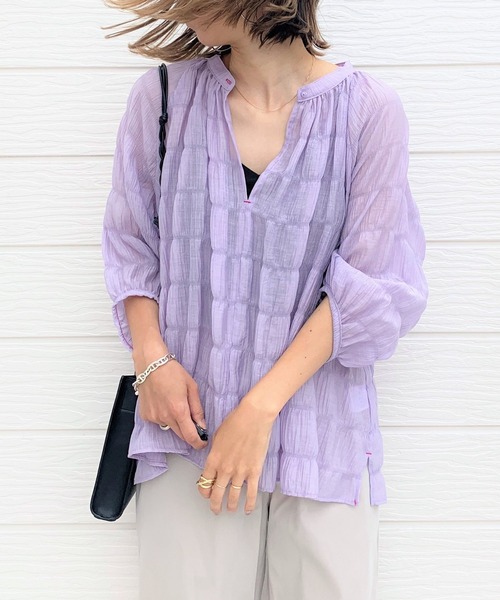 Q（キュー）の「ギャザーエアシャインブラウス（シャツ/ブラウス・レディース・ホワイト/ブラック/ラベンダー・MEDIUM）」の3枚目の写真