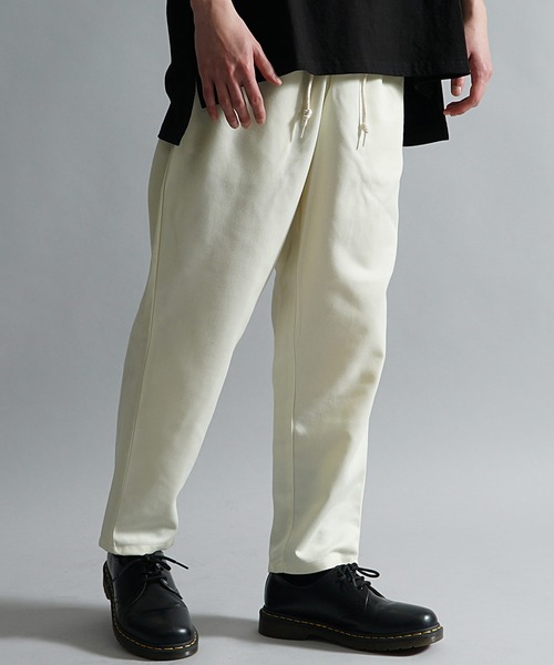 MinoriTY（マイノリティ）の「【MinoriTY】ワイドシェフパンツ イージーパンツ テーパードパンツ オーバーサイズ ワークパンツ メンズ ユニセックス 秋服 夏服（チノパンツ・メンズ・ブラック/ベージュ/オフホワイト/カーキ/インディゴブルー/ブルー/ブラック系その他/グレー系その他/ブルー系その他/チャコール/ブラック系その他2/ブラック系その他3・M/L/XL）」の13枚目の写真