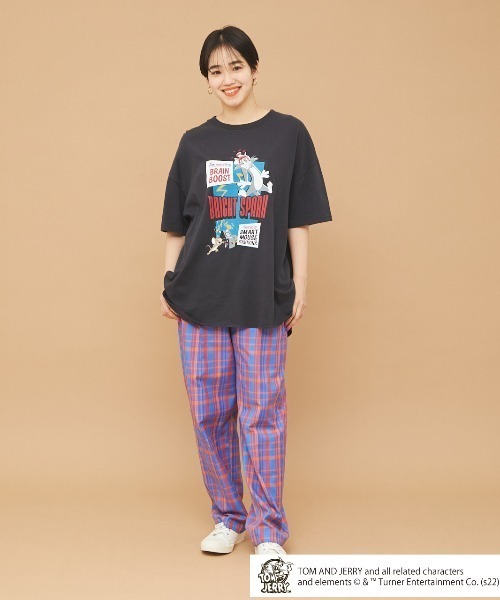 RODEO CROWNS WIDE BOWL（ロデオクラウンズワイドボウル）の「T&J BRIGHT SPARKビッグTシャツ（Tシャツ/カットソー・レディース・チャコールグレー/グリーン/オフホワイト・FREE）」の4枚目の写真