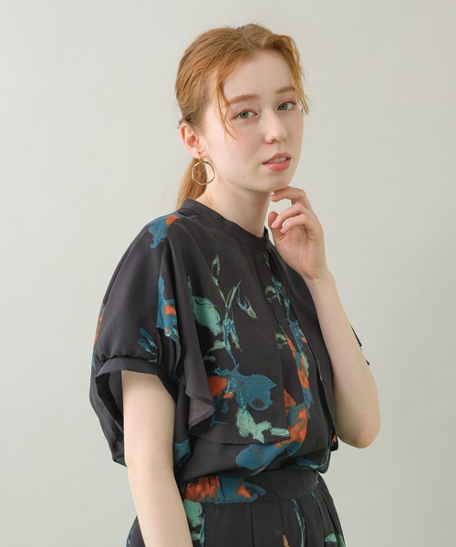 Paradise Picnic(パラダイスピクニック)の「TE VALT アートフラワープリントケープフリルブラウス(シャツ/ブラウス・レディース・ホワイト/ネイビー・FREE)」の17枚目の写真