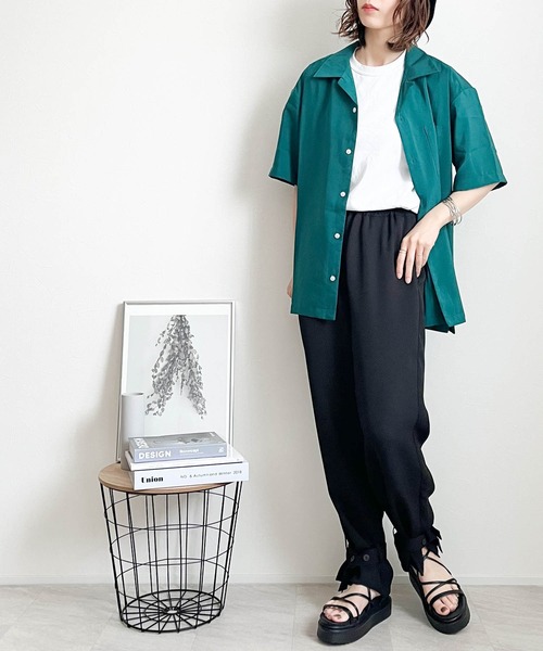 Ritzy（リッツィー）の「ポリ無地 オープンカラーシャツS/S レディース メンズ（シャツ/ブラウス・メンズ・グリーン/グレイッシュベージュ/サックスブルー/ブラック/モカ/ホワイト・LARGE/X-LARGE/MEDIUM）」の13枚目の写真