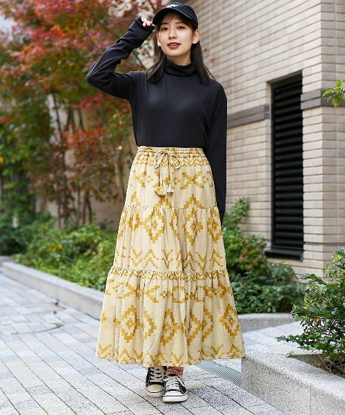 チチカカ（チチカカ）の「ナバホジャカードスカート（スカート・レディース・ブラウン/ピンク/アイボリー・FREE）」の5枚目の写真