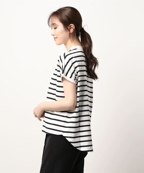 Samansa Mos2 blue(サマンサモスモスブルー)の「【USAコットン】ハイネックフレンチTシャツ(Tシャツ/カットソー・レディース・ホワイト/ブラウン/オフホワイト/ラベンダー/チャコール・フリ-)」の6枚目の写真