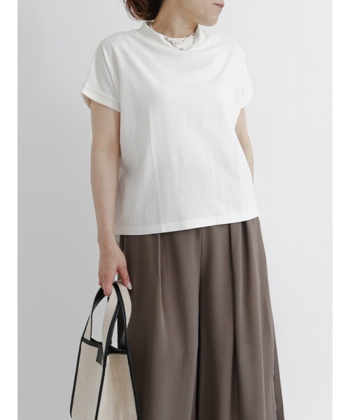 Samansa Mos2 blue(サマンサモスモスブルー)の「【USAコットン】ハイネックフレンチTシャツ(Tシャツ/カットソー・レディース・ホワイト/ブラウン/オフホワイト/ラベンダー/チャコール・フリ-)」の10枚目の写真