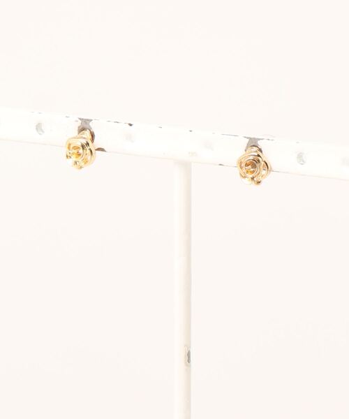 Fun & Daily（ファンアンドデイリー）の「ベリースモールローズピアス（ピアス（両耳用）・レディース・シルバー/ゴールド・FREE）」の4枚目の写真