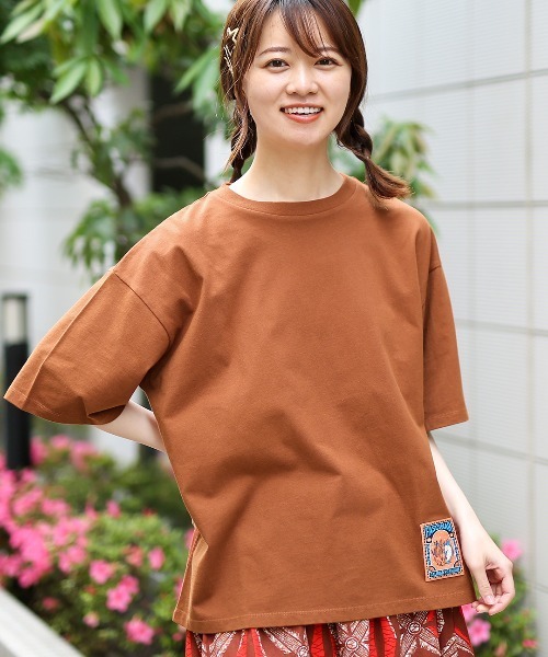 チチカカ(チチカカ)の「レトロラベルTシャツ(Tシャツ/カットソー・レディース・ホワイト/ブラウン/カーキ・FREE)」の1枚目の写真