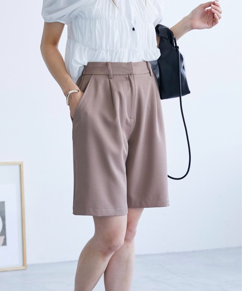 ECRIRE（エクリール）の「タック入りショートパンツ（その他パンツ・レディース・ブラック/イエロー/モカ・M/S）」の11枚目の写真