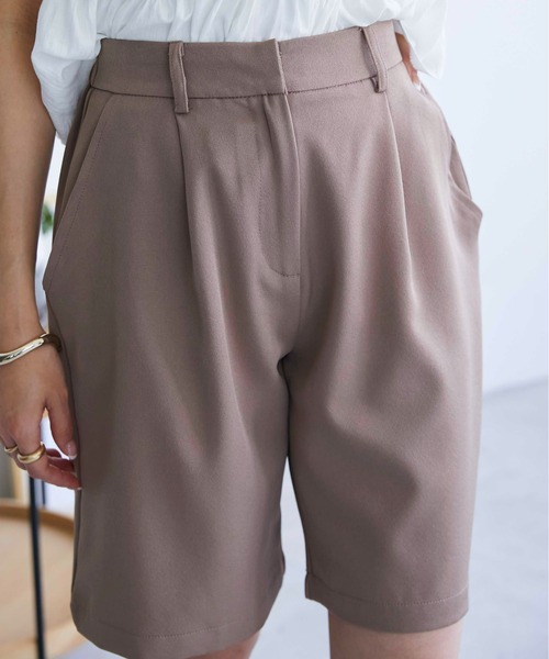 ECRIRE（エクリール）の「タック入りショートパンツ（その他パンツ・レディース・ブラック/イエロー/モカ・M/S）」の12枚目の写真