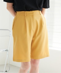 タック入りショートパンツ