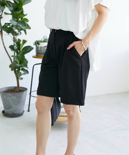 ECRIRE（エクリール）の「タック入りショートパンツ（その他パンツ・レディース・ブラック/イエロー/モカ・M/S）」の15枚目の写真