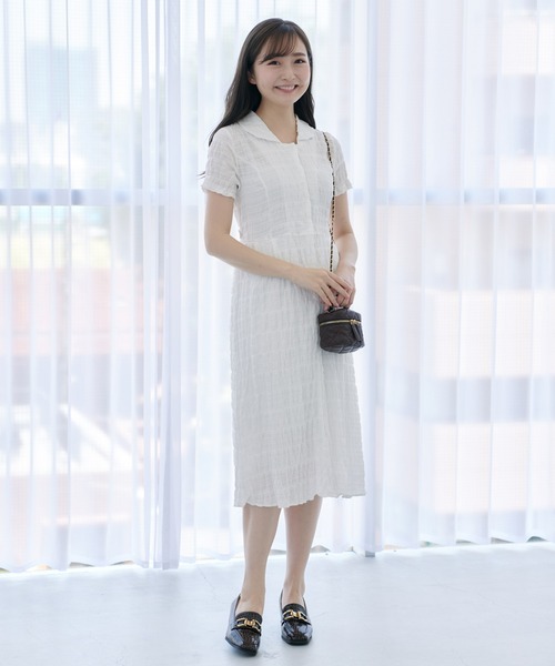 Lamoa(ラモア)の「Lamoa/シワ加工 襟付き シャツワンピース(ワンピース・レディース・ホワイト/ネイビー・FREE)」の12枚目の写真