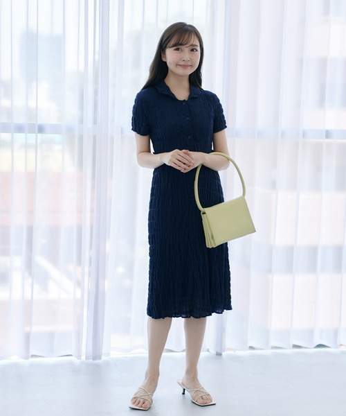 Lamoa(ラモア)の「Lamoa/シワ加工 襟付き シャツワンピース(ワンピース・レディース・ホワイト/ネイビー・FREE)」の13枚目の写真