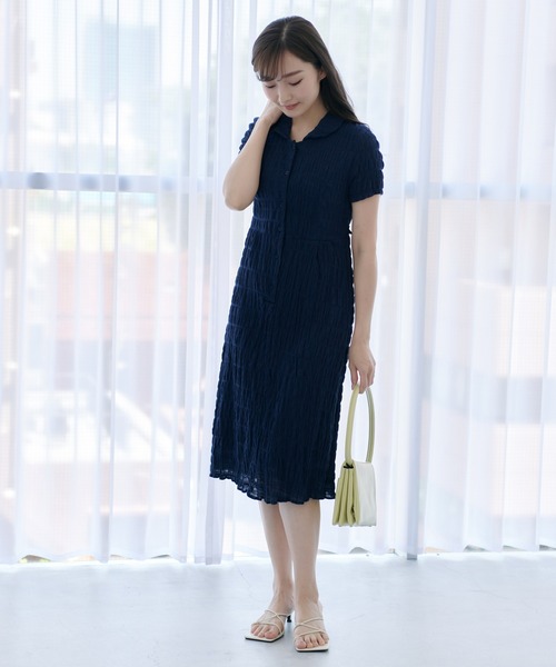 Lamoa(ラモア)の「Lamoa/シワ加工 襟付き シャツワンピース(ワンピース・レディース・ホワイト/ネイビー・FREE)」の9枚目の写真