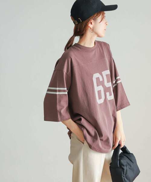 URBAN RESEARCH DOORS（アーバンリサーチドアーズ）の「コットンナンバリングTシャツ（Tシャツ/カットソー・レディース・チャコールグレー/ボルドー/オフホワイト・MEDIUM）」の3枚目の写真