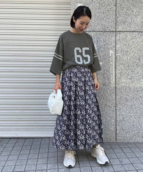 URBAN RESEARCH DOORS（アーバンリサーチドアーズ）の「コットンナンバリングTシャツ（Tシャツ/カットソー・レディース・チャコールグレー/ボルドー/オフホワイト・MEDIUM）」の4枚目の写真