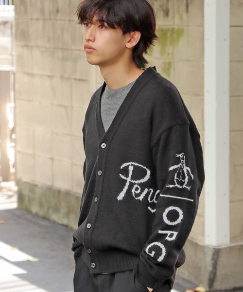 MUNSINGWEAR(マンシングウェア)の「Munsingwear/マンシングウェア BIGFITMessagecarddesign ニット Vネックカーディガン オーバーサイズ(カーディガン/ボレロ・メンズ・ブラック・XL/L/M)」の18枚目の写真