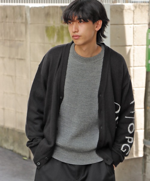 MUNSINGWEAR(マンシングウェア)の「Munsingwear/マンシングウェア BIGFITMessagecarddesign ニット Vネックカーディガン オーバーサイズ(カーディガン/ボレロ・メンズ・ブラック・XL/L/M)」の19枚目の写真