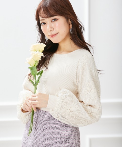 marun(マルン)の「<大きいサイズ> 刺しゅう袖リブカットソー marun(Tシャツ/カットソー・レディース・ホワイト系・5L/4L/LL/L/3L)」の2枚目の写真